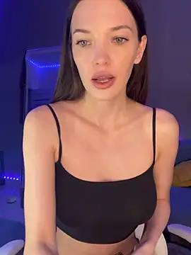 julia fly online show from 01.24.25