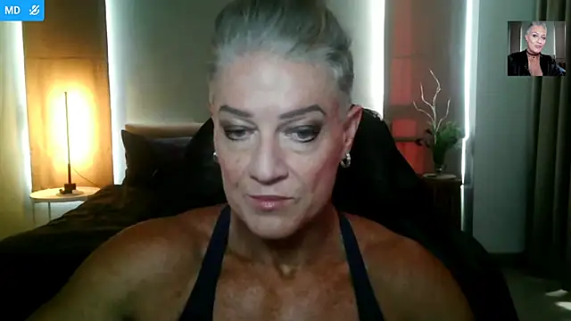 Snapshot of Devon2020 chatting on 03.08.26 Devon2020 online show from 03.08.26