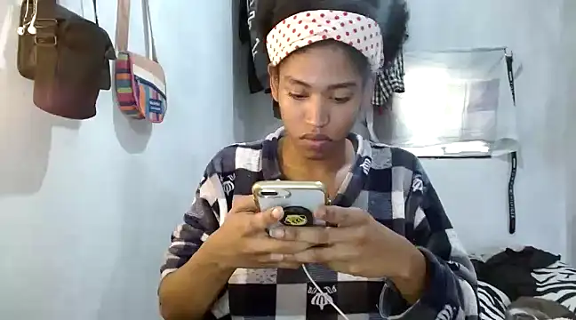 Snapshot of angelamarie1 chatting on 12.28.24 angelamarie1 online show from 12.28.24