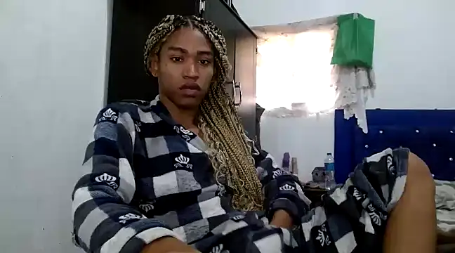 Snapshot of angelamarie1 chatting on 12.30.24 angelamarie1 online show from 12.30.24