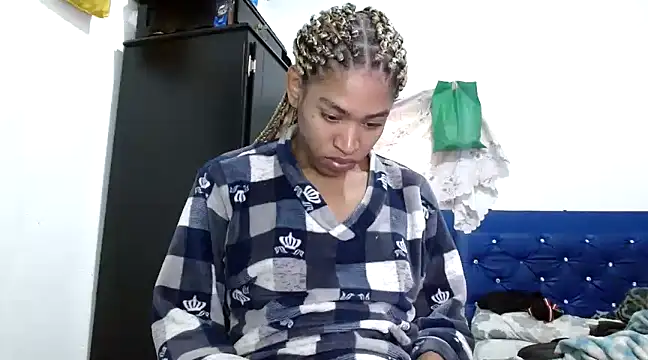 Snapshot of angelamarie1 chatting on 01.04.25 angelamarie1 online show from 01.04.25