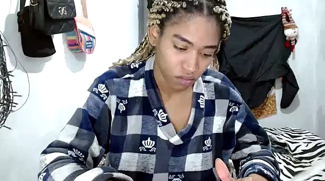 Snapshot of angelamarie1 chatting on 01.22.25 angelamarie1 online show from 01.22.25