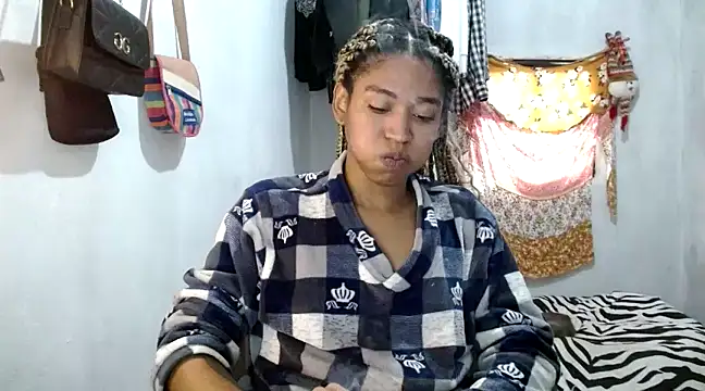 Snapshot of angelamarie1 chatting on 02.05.25 angelamarie1 online show from 02.05.25