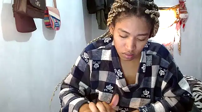 Snapshot of angelamarie1 chatting on 02.06.25 angelamarie1 online show from 02.06.25