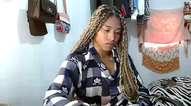 Snapshot of angelamarie1 chatting on 02.08.25 angelamarie1 online show from 02.08.25