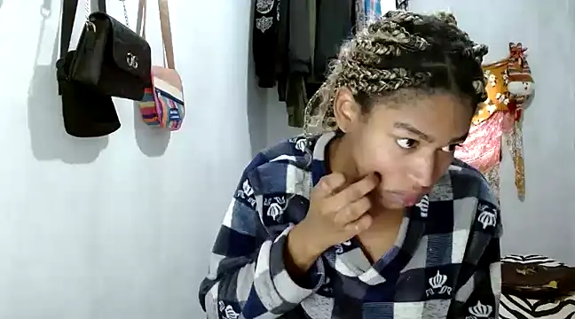 Snapshot of angelamarie1 chatting on 02.11.25 angelamarie1 online show from 02.11.25