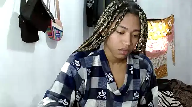 Snapshot of angelamarie1 chatting on 02.18.25 angelamarie1 online show from 02.18.25