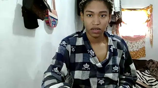 Snapshot of angelamarie1 chatting on 02.18.25 angelamarie1 online show from 02.18.25