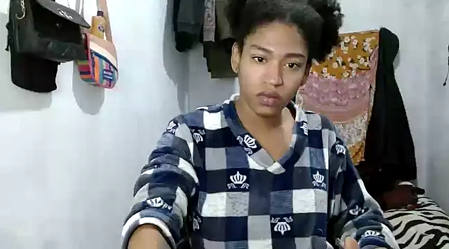 Snapshot of angelamarie1 chatting on 03.18.25 angelamarie1 online show from 03.18.25