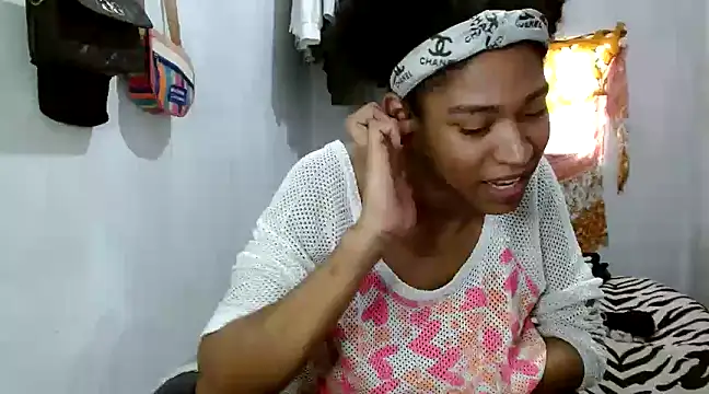 Snapshot of angelamarie1 chatting on 03.21.25 angelamarie1 online show from 03.21.25