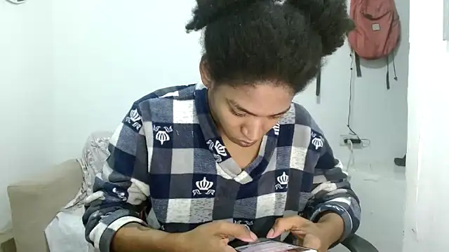Snapshot of angelamarie1 chatting on 09.27.25 angelamarie1 online show from 09.27.25