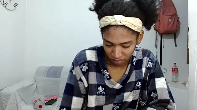 Snapshot of angelamarie1 chatting on 10.15.25 angelamarie1 online show from 10.15.25