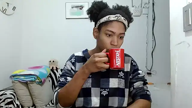 Snapshot of angelamarie1 chatting on 02.07.26 angelamarie1 online show from 02.07.26