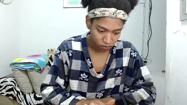 Snapshot of angelamarie1 chatting on 02.08.26 angelamarie1 online show from 02.08.26