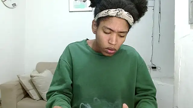 Snapshot of angelamarie1 chatting on 03.10.26 angelamarie1 online show from 03.10.26