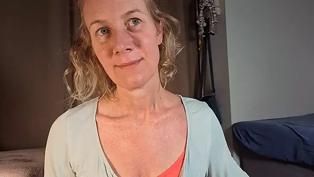 Lola Belgium online show from 07.14.26