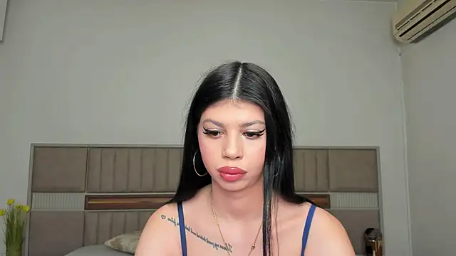 Snapshot of Sierra_Halle chatting on 01.08.26 Sierra Halle online show from 01.08.26