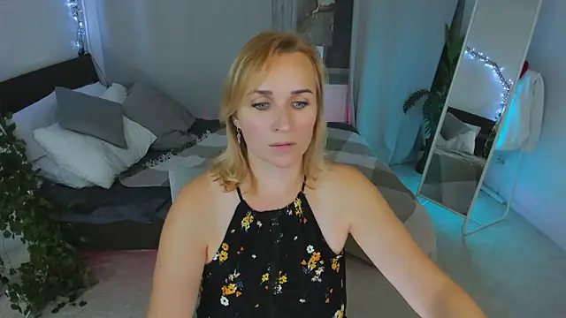 Karinella x online show from 09.19.25