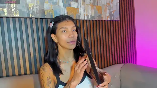 LauraAristizabal online show from 12.14.25