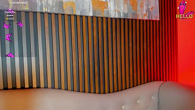 LauraAristizabal online show from 12.22.25