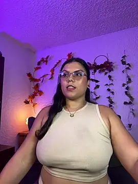 Snapshot of kittylu__ chatting on 11.15.25 kittylu online show from 11.15.25