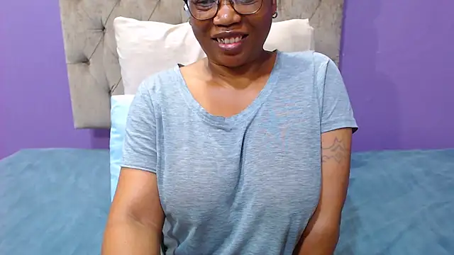 PeachAss4UU online show from 05.05.26