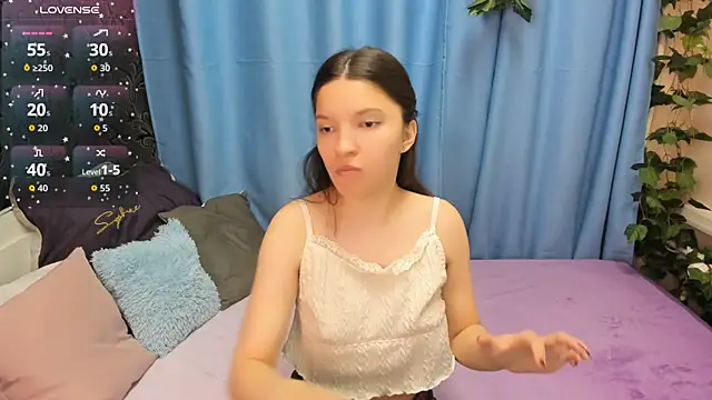 Snapshot of MelaniGrand chatting on 10.25.25 MelaniGrand online show from 10.25.25