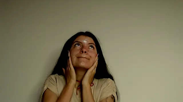 Meghan320 online show from 02.20.25