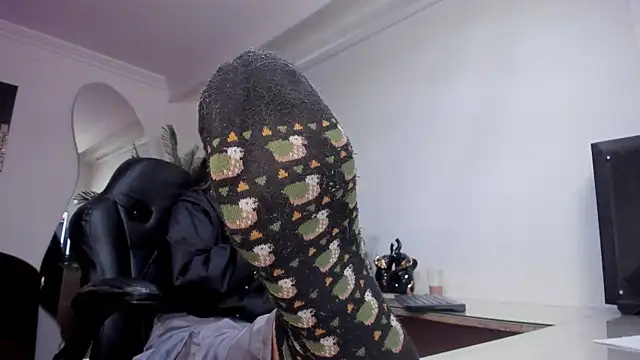 Meghan320 online show from 05.11.26