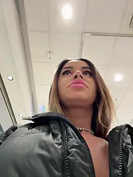 KirstieVegas online show from 02.23.26