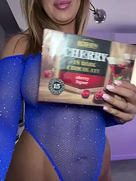 KirstieVegas online show from 08.06.26