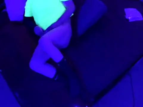 Snapshot of Time2playN303party chatting on 10.06.25 Time2playN303party online show from 10.06.25