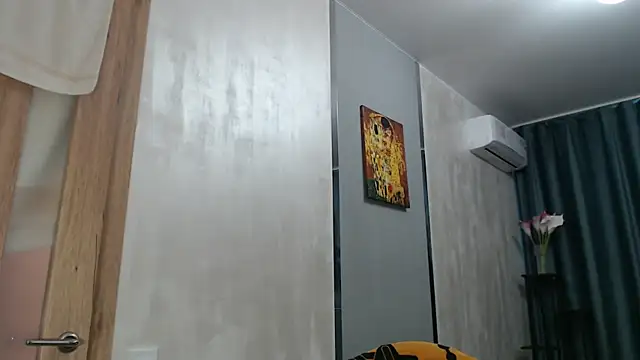 Stacy Davice online show from 05.04.26