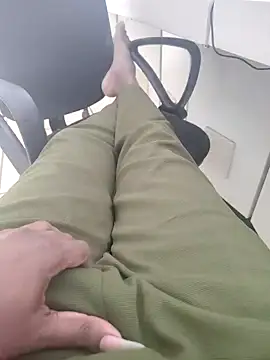 Snapshot of Mallupaiyanaachu chatting on 12.21.25 Mallupaiyanaachu online show from 12.21.25