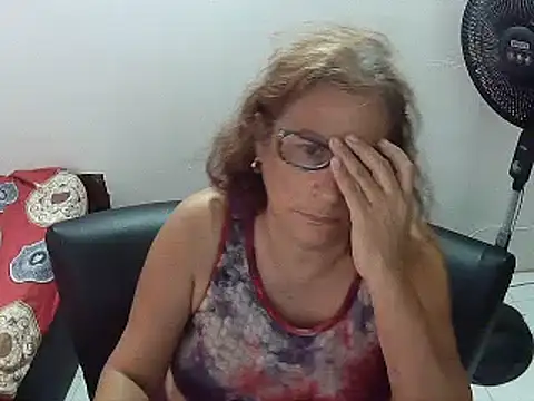 Snapshot of charrysexy1 chatting on 12.03.24 charrysexy1 online show from 12.03.24