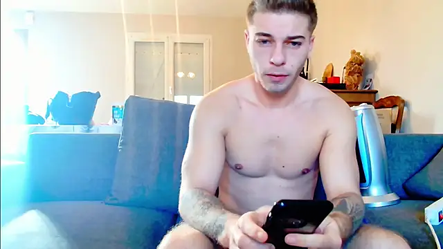 Snapshot of Elkafit28 chatting on 02.28.25 Elkafit28 online show from 02.28.25