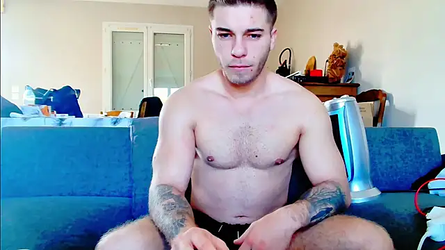 Snapshot of Elkafit28 chatting on 03.20.25 Elkafit28 online show from 03.20.25