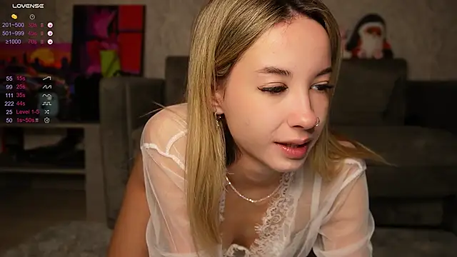 EmelyBenz online show from 11.04.25