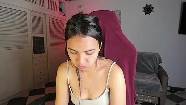 Miss Nicole online show from 01.30.25