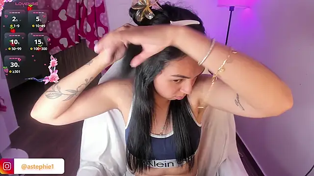 Miss Nicole online show from 11.27.25