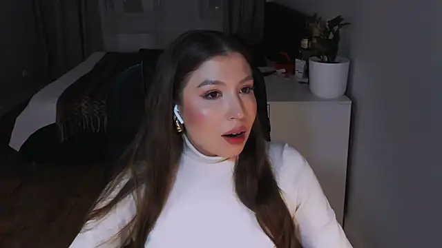 Eva Chris online show from 10.10.25