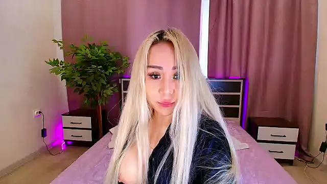 Yulianna Smith online show from 03.28.26