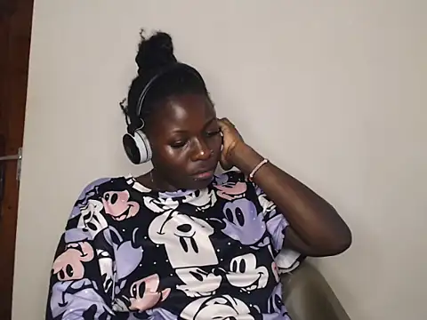 queenofqueens96 online show from 03.12.26