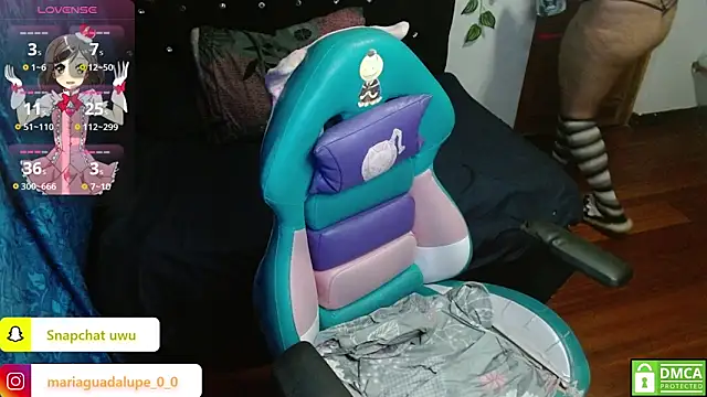 Snapshot of litlle_cat chatting on 12.04.25 litlle cat online show from 12.04.25