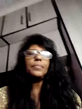 Snapshot of MsAttitude chatting on 05.22.26 MsAttitude online show from 05.22.26