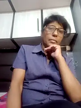 Snapshot of MsAttitude chatting on 05.23.26 MsAttitude online show from 05.23.26