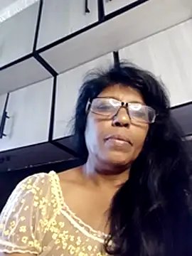 Snapshot of MsAttitude chatting on 05.24.26 MsAttitude online show from 05.24.26