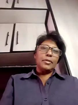 Snapshot of MsAttitude chatting on 06.15.26 MsAttitude online show from 06.15.26