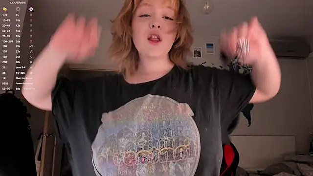 Snapshot of LisaLaas chatting on 12.03.24 LisaLaas online show from 12.03.24