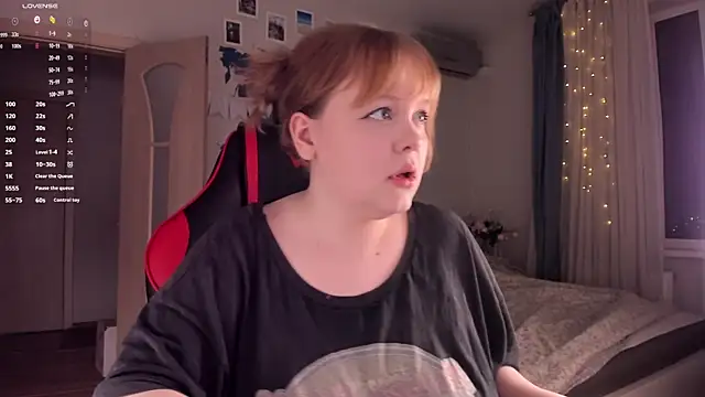 Snapshot of LisaLaas chatting on 12.03.24 LisaLaas online show from 12.03.24